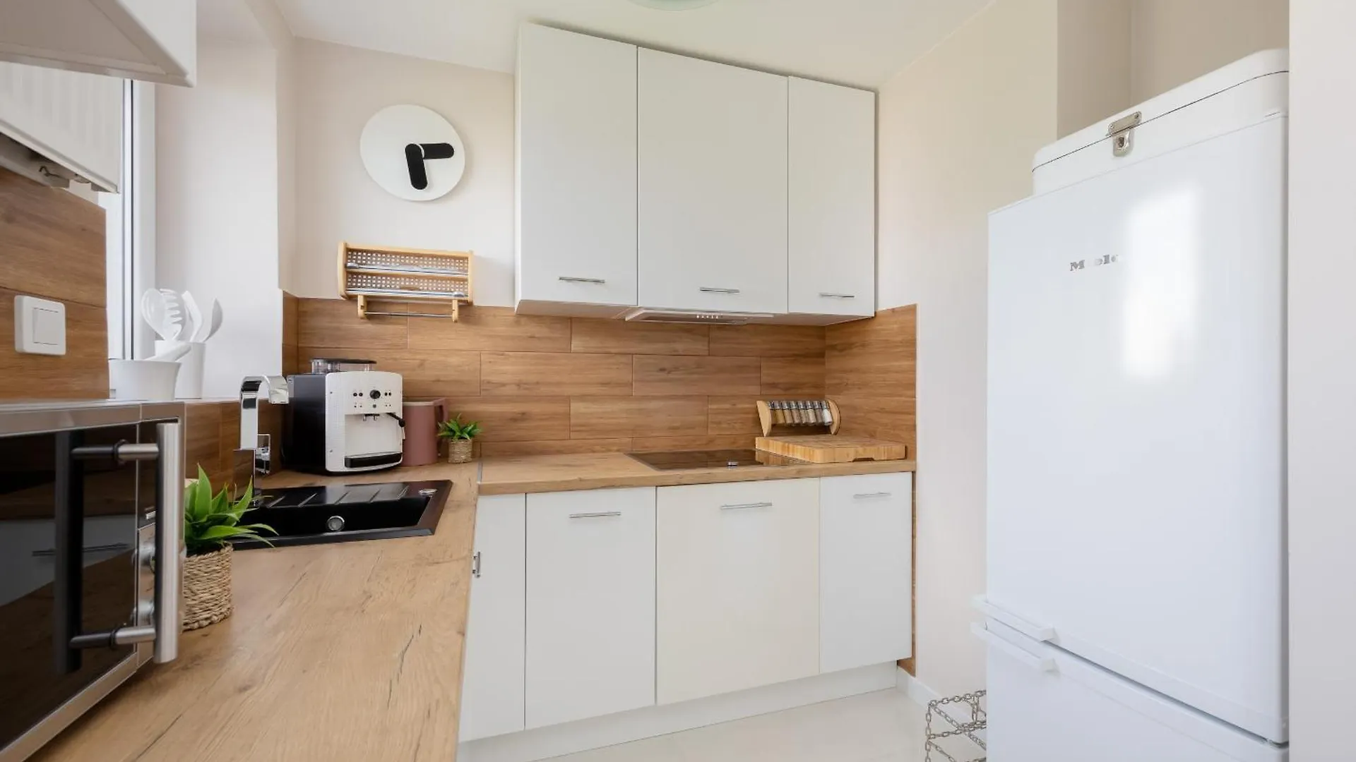 Bright Two-Bedroom Apartment By Rent Like Home Warsaw