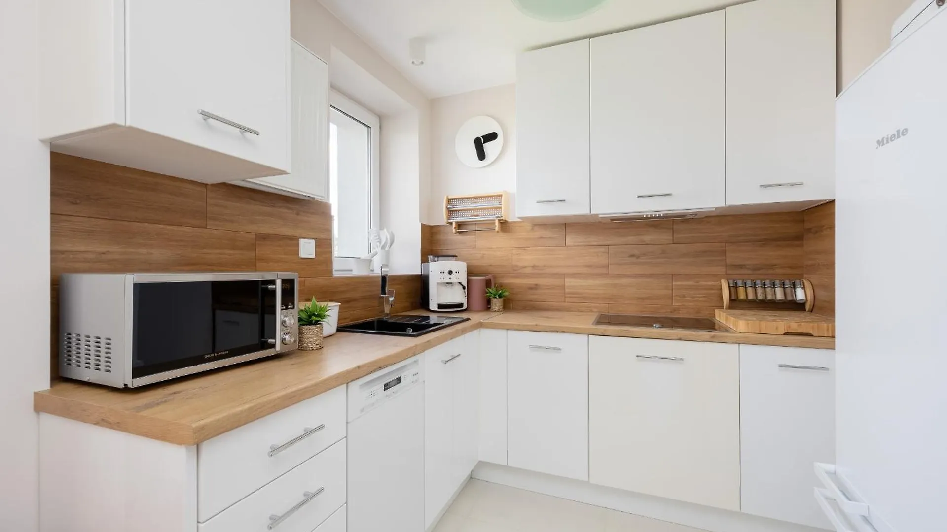 Bright Two-Bedroom Apartment By Rent Like Home Warsaw